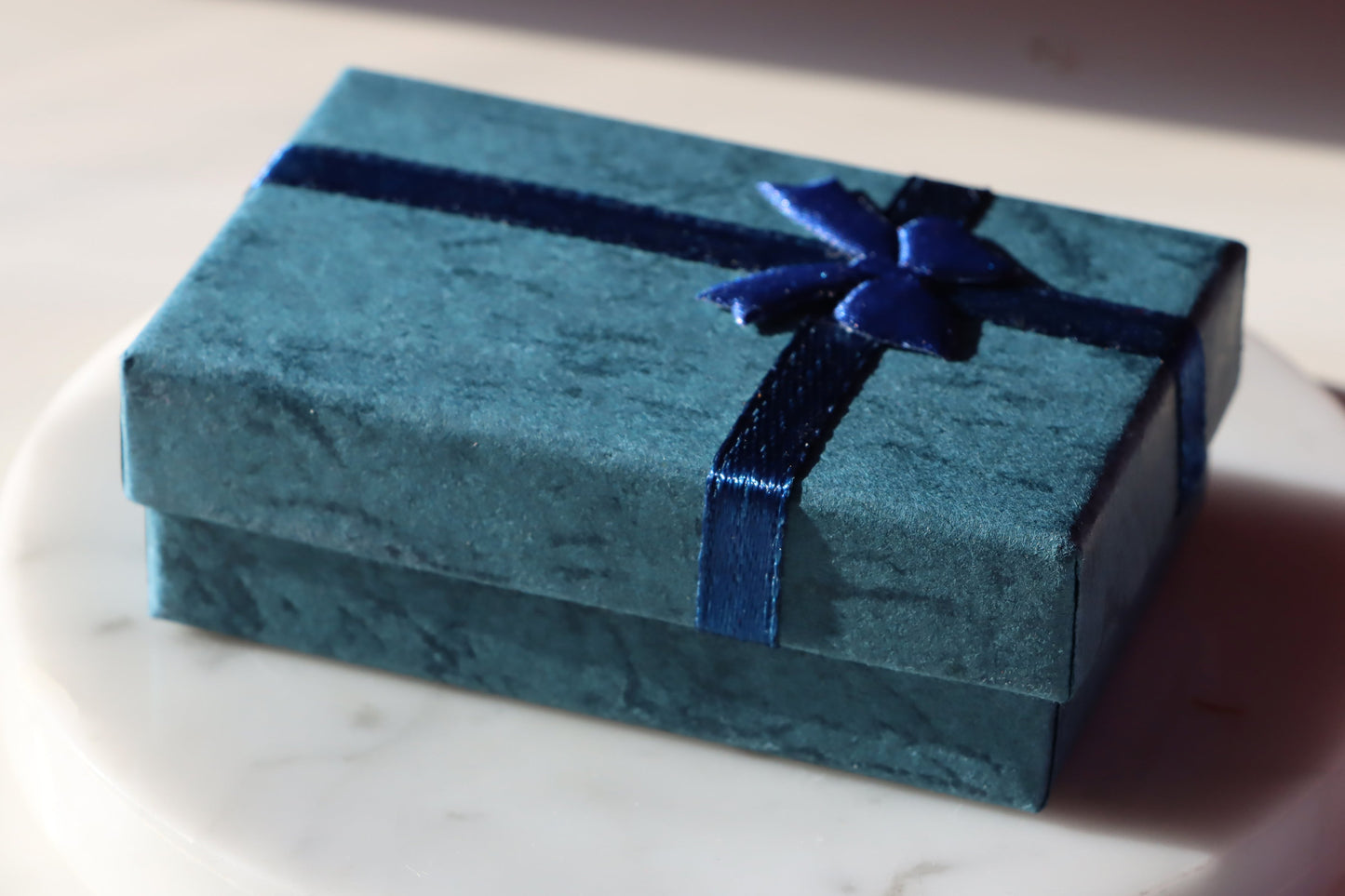 Krabička obdélníková tmavě modrá s mašličkou - Supreme Panthers