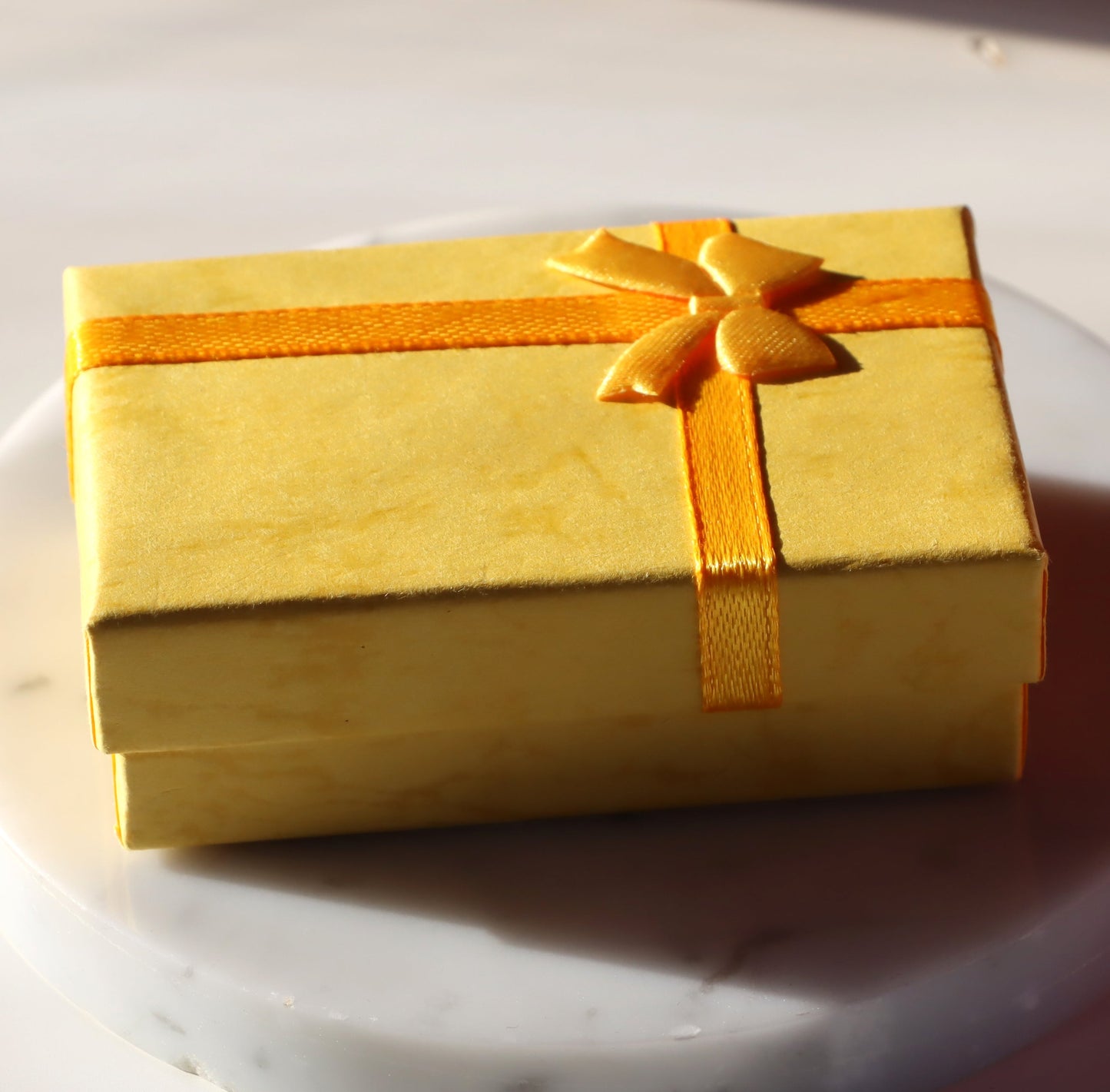 Krabička obdélníková žlutá s mašličkou - Supreme Panthers