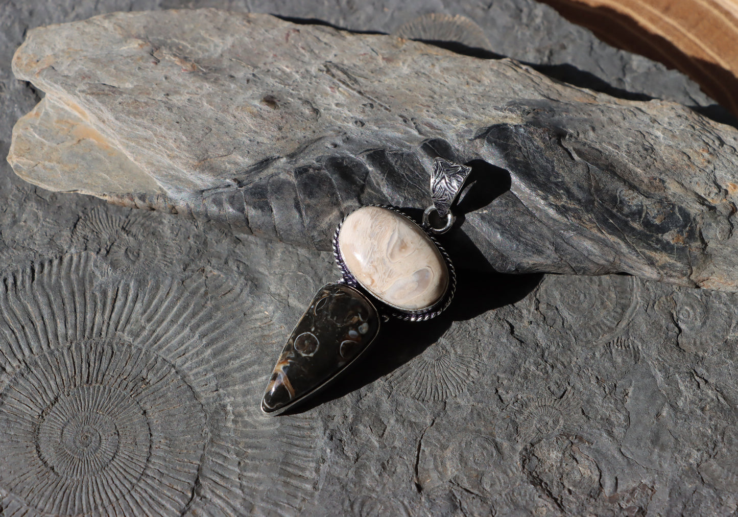 Přívěšek achát turritella & palma - Supreme Panthers