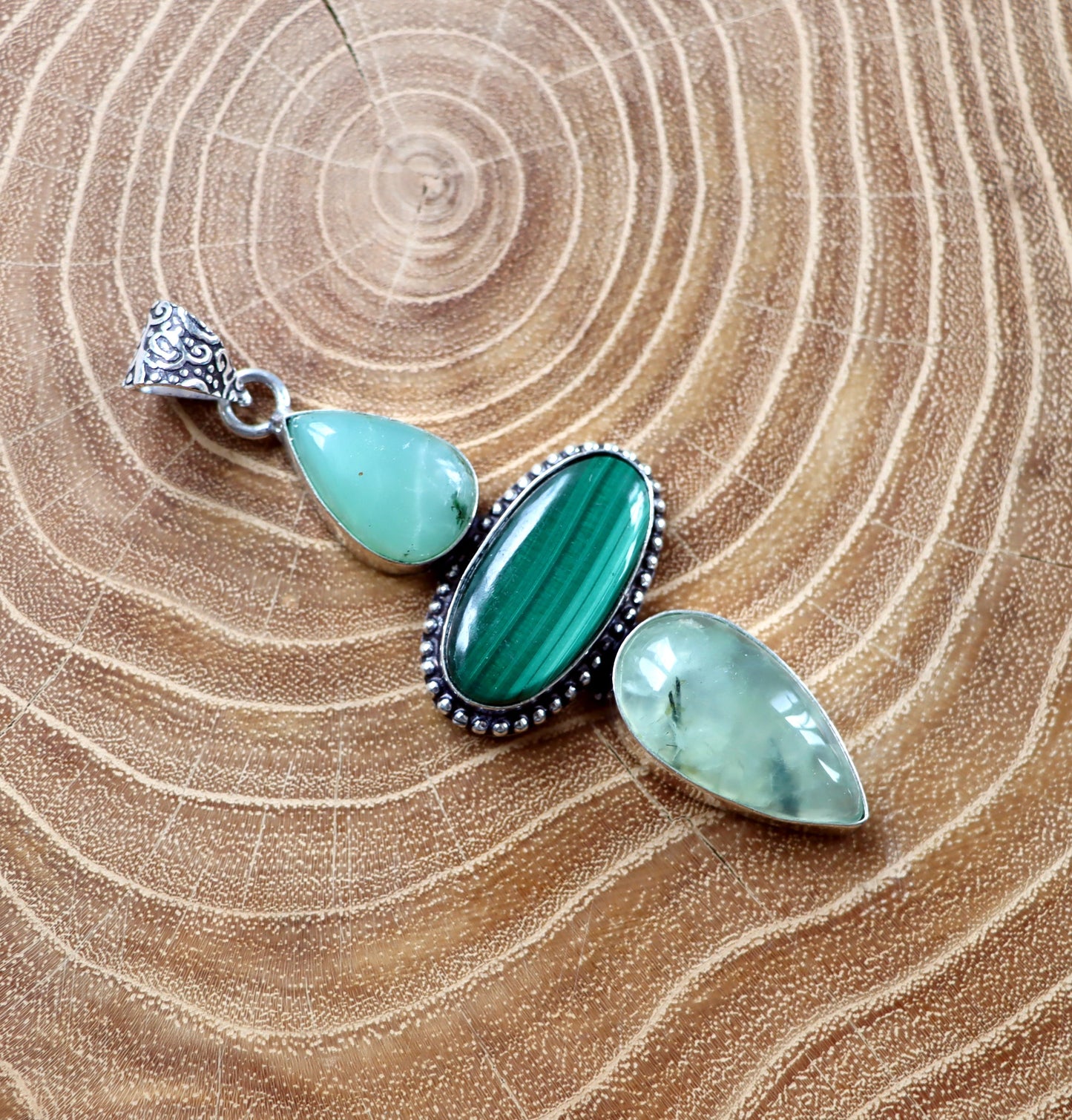 Přívěšek malachit chryzopras epidot v prehnitu - Supreme Panthers