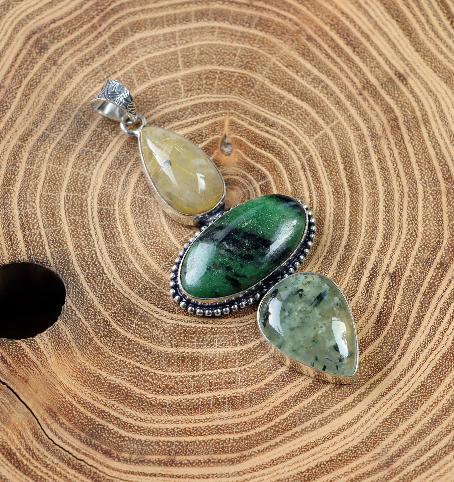 Přívěšek rutil v křišťálu rubín v zoisitu epidot v prehnitu - Supreme Panthers