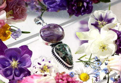 Přívěšek serafinit charoit