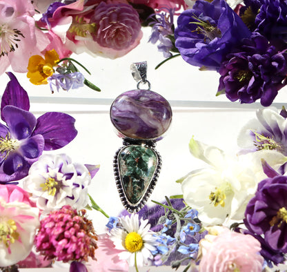 Přívěšek serafinit charoit