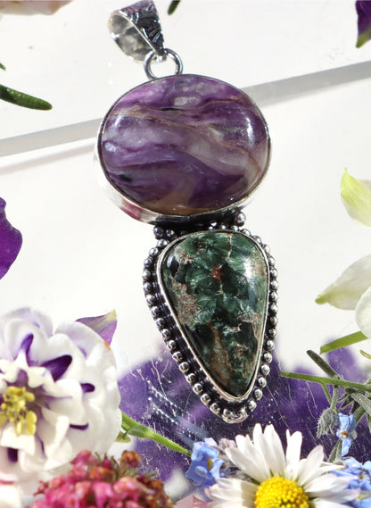 Přívěšek serafinit charoit