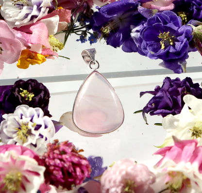 Přívěšek růženín