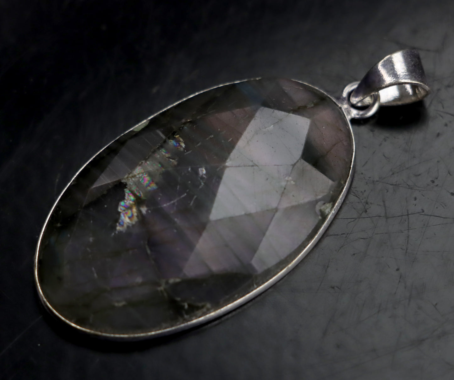 Přívěšek labradorit fazetovaný