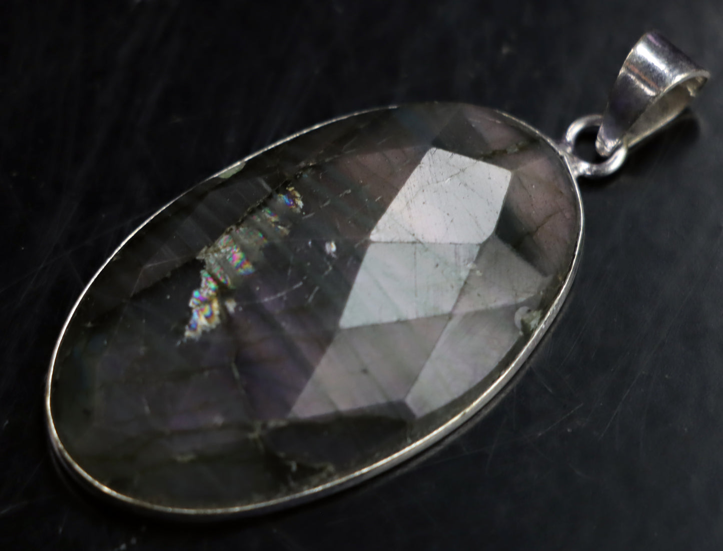 Přívěšek labradorit fazetovaný