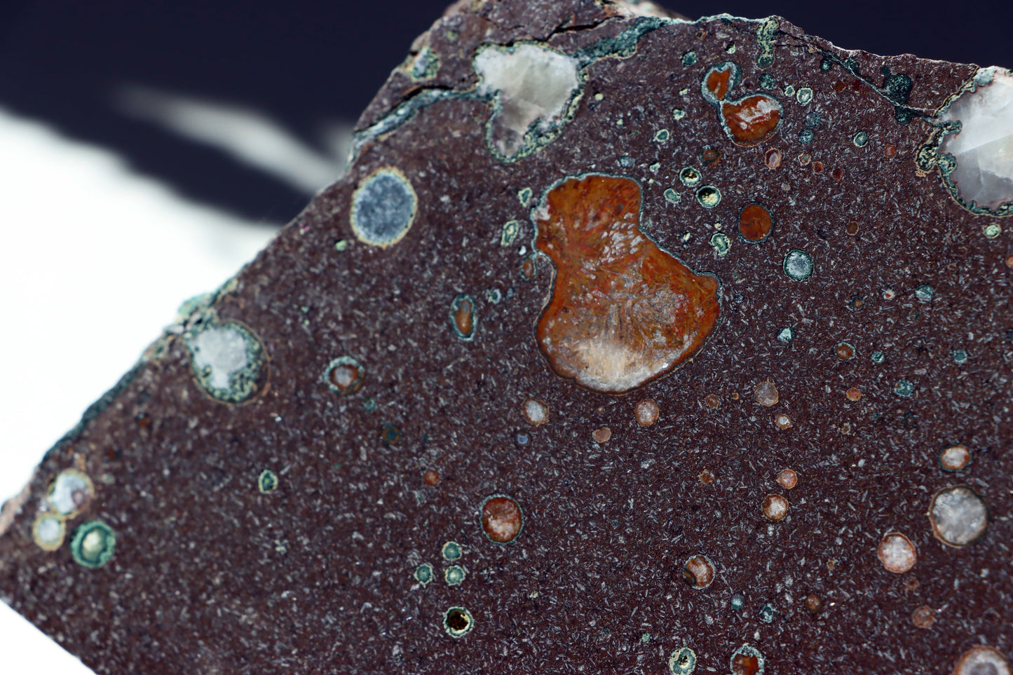 Acháty v melafýru - Supreme Panthers