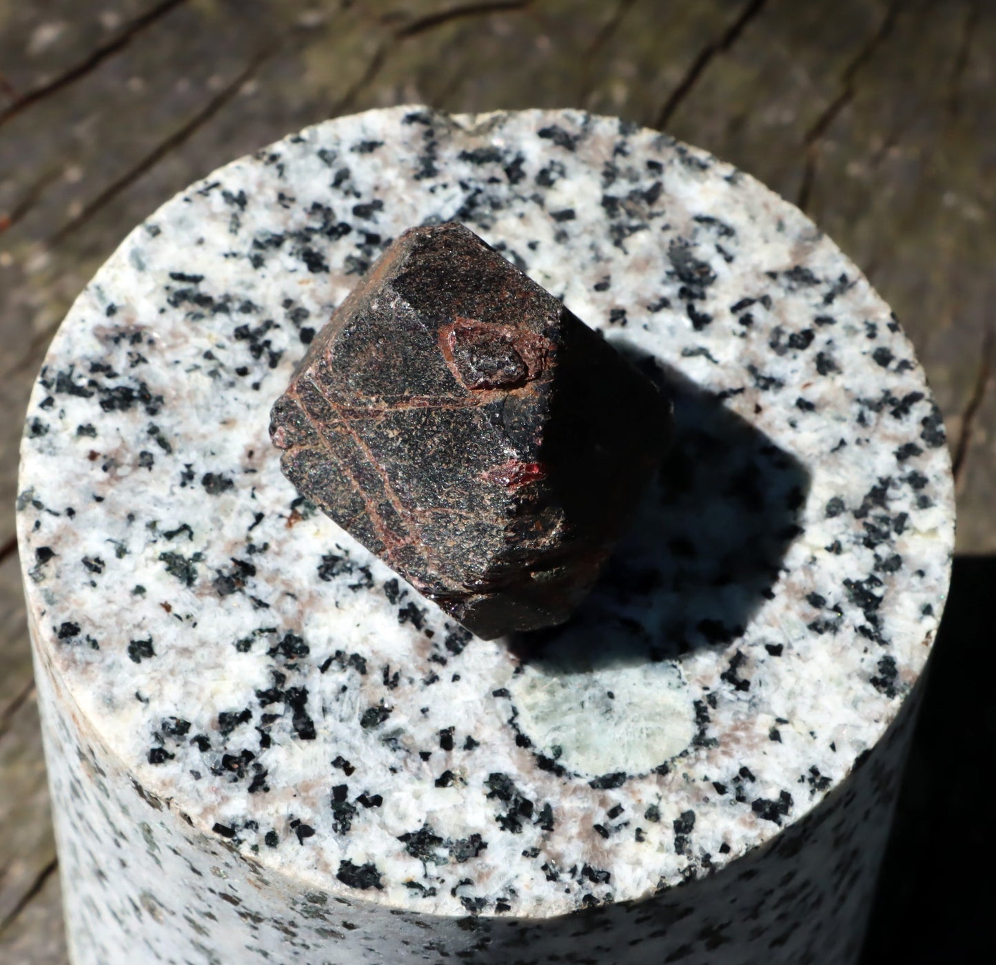 Almandin solitérní krystal - Supreme Panthers