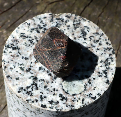 Almandin solitérní krystal - Supreme Panthers