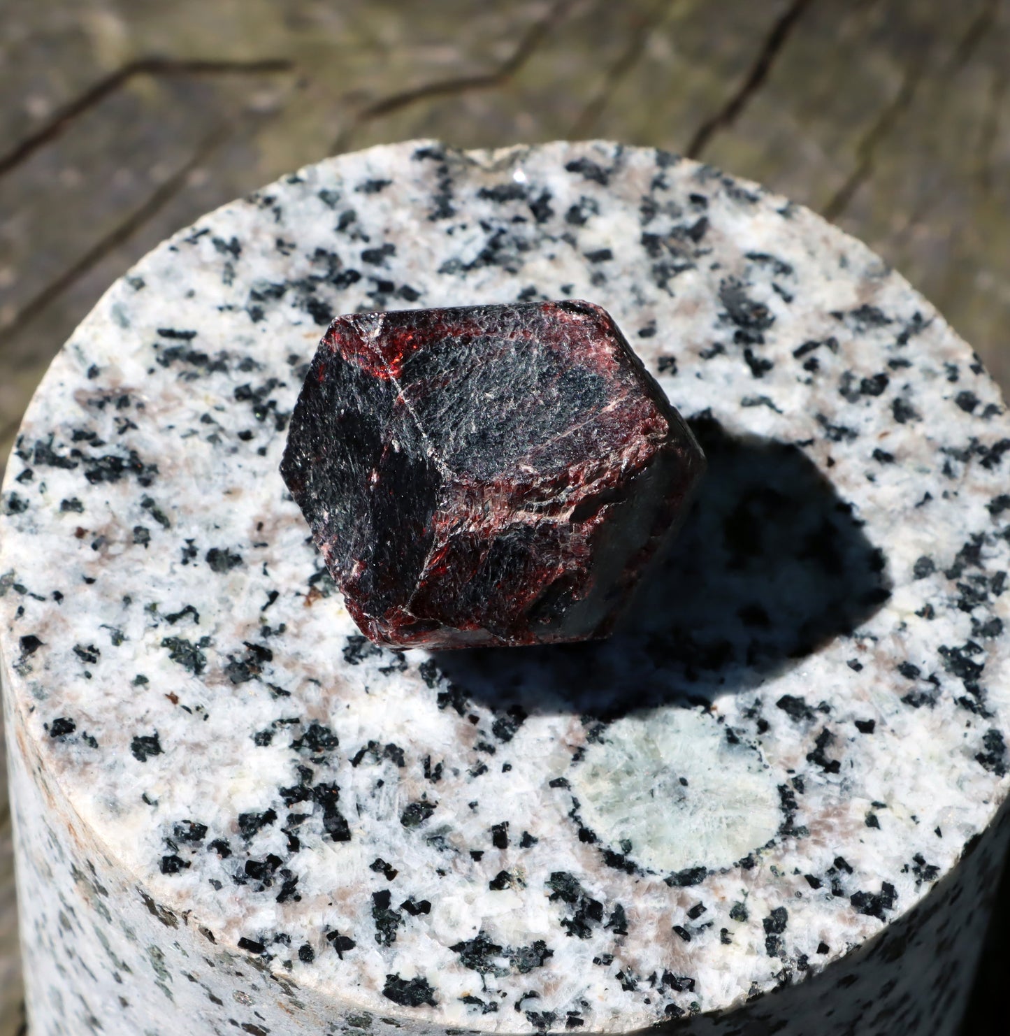 Almandin solitérní krystal - Supreme Panthers