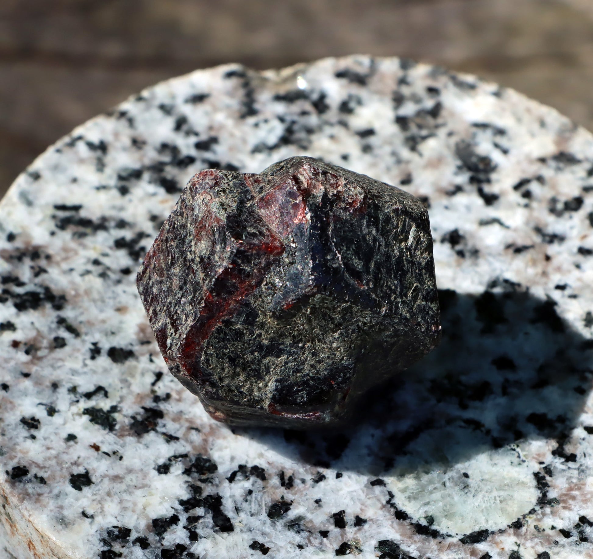 Almandin solitérní krystal - Supreme Panthers