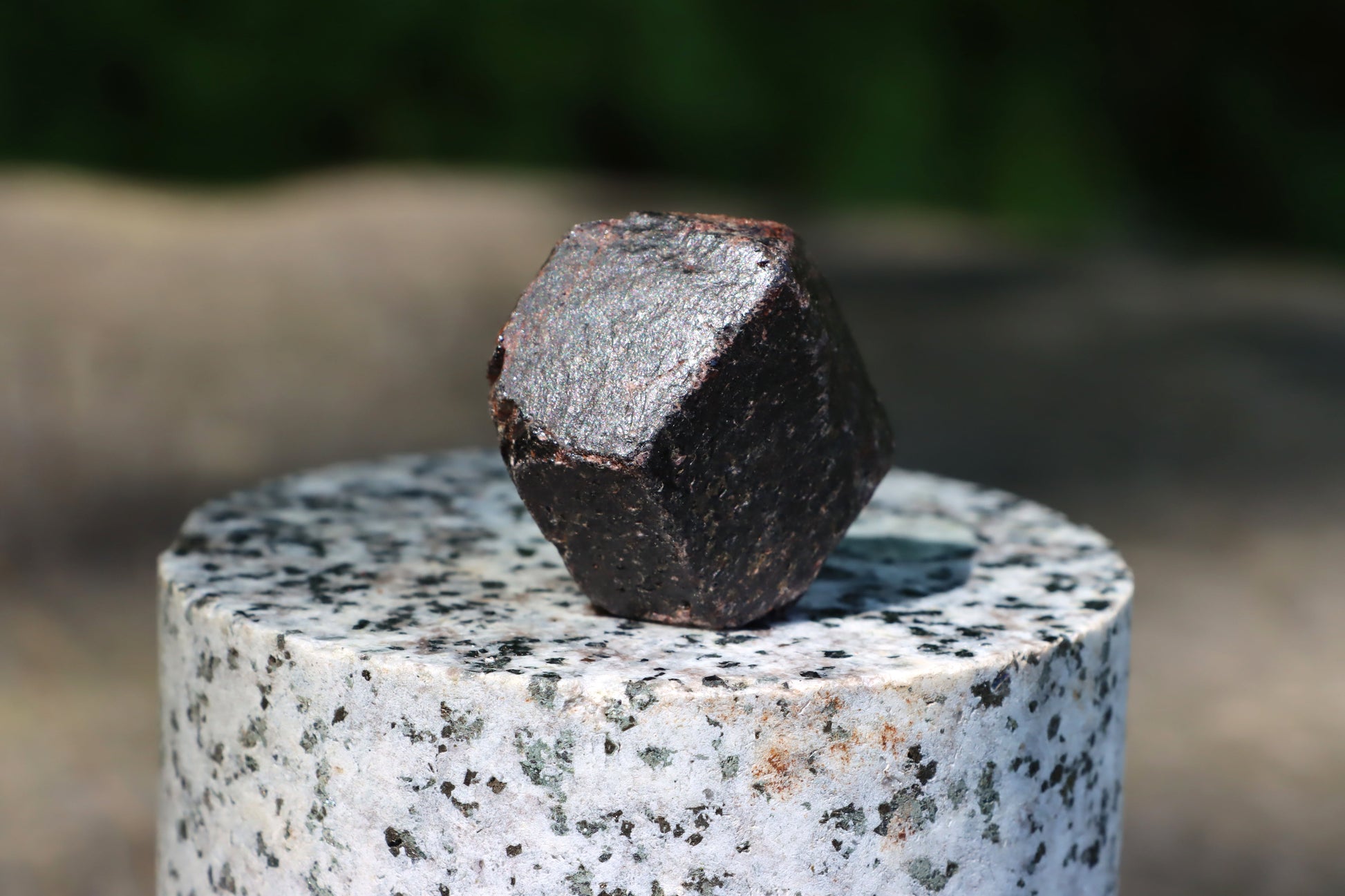 Almandin solitérní krystal - Supreme Panthers