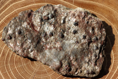 Almandiny krystaly v muskovitu - Supreme Panthers