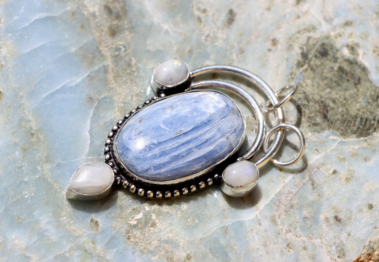 Amulet Kyanitová brána luny - Supreme Panthers