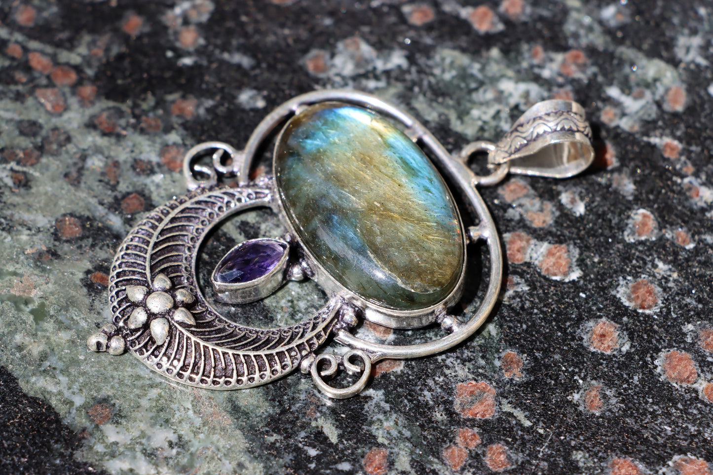 Amulet labradorit ametyst "Brána severu" - Supreme Panthers