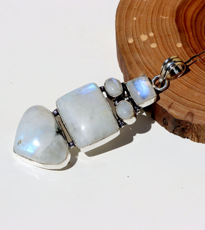 Amulet měsíční kámen "Píseň pěti lun" - Supreme Panthers