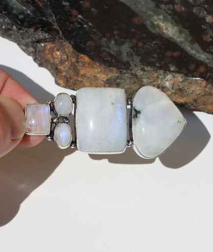 Amulet měsíční kámen "Píseň pěti lun" - Supreme Panthers