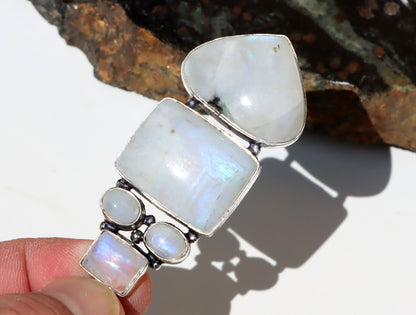 Amulet měsíční kámen "Píseň pěti lun" - Supreme Panthers