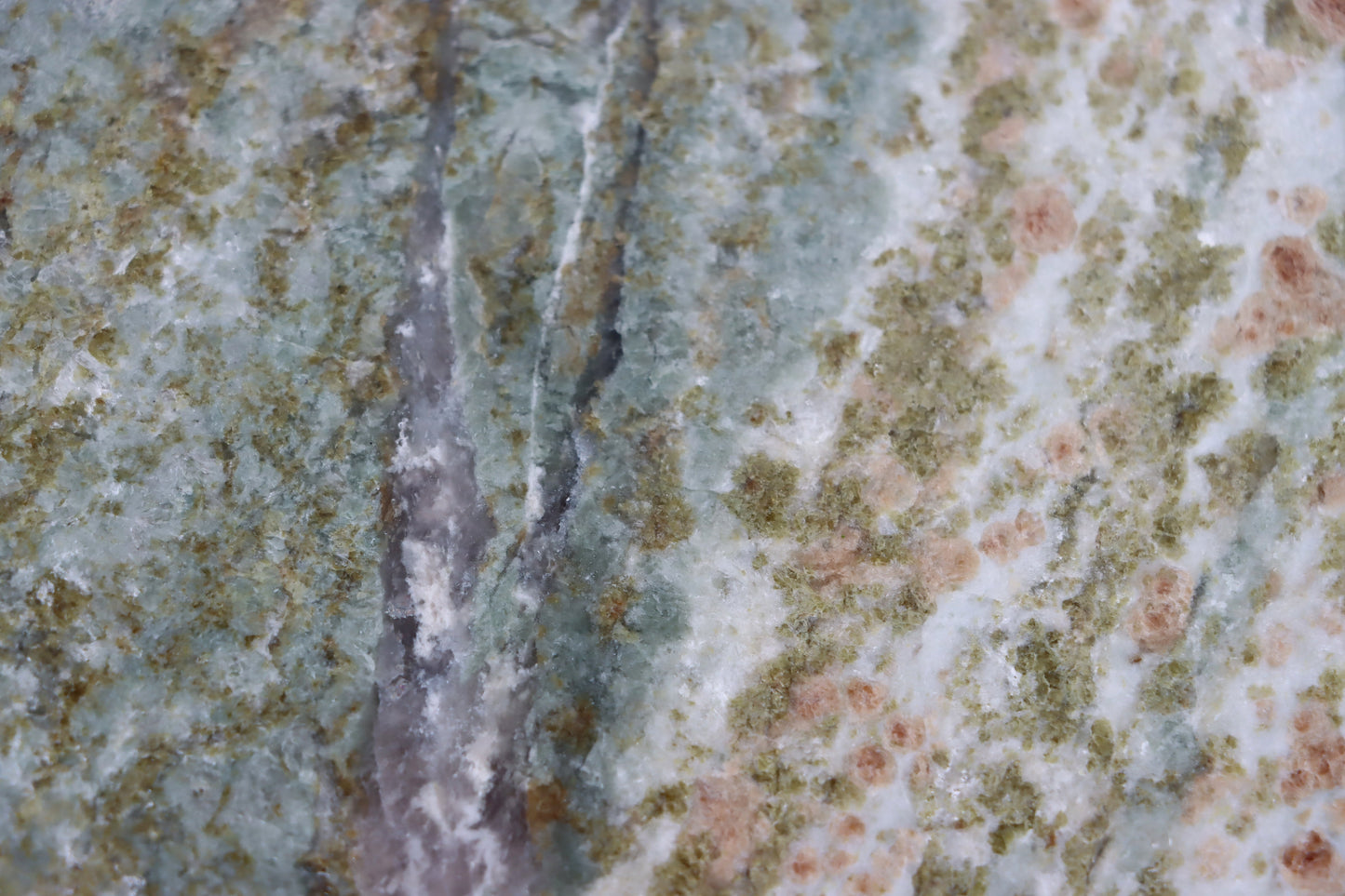 Bludovit granát diopsid - Supreme Panthers