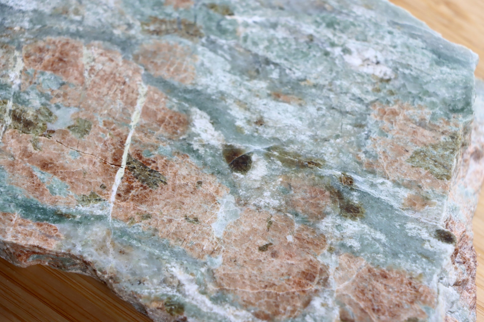 Bludovit s vesuvianem - Supreme Panthers