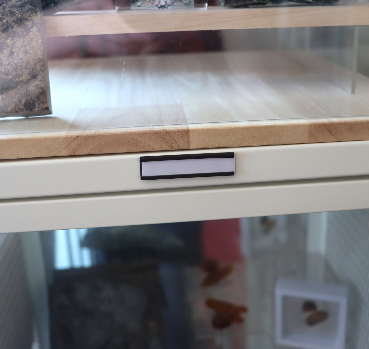 Držák vmalý na cedulky magnetický ochranný kryt - Supreme Panthers