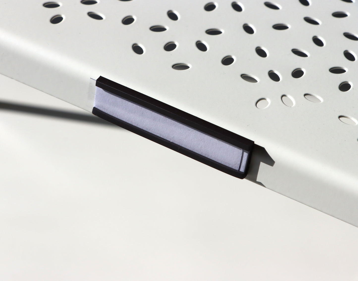 Držák vmalý na cedulky magnetický ochranný kryt - Supreme Panthers