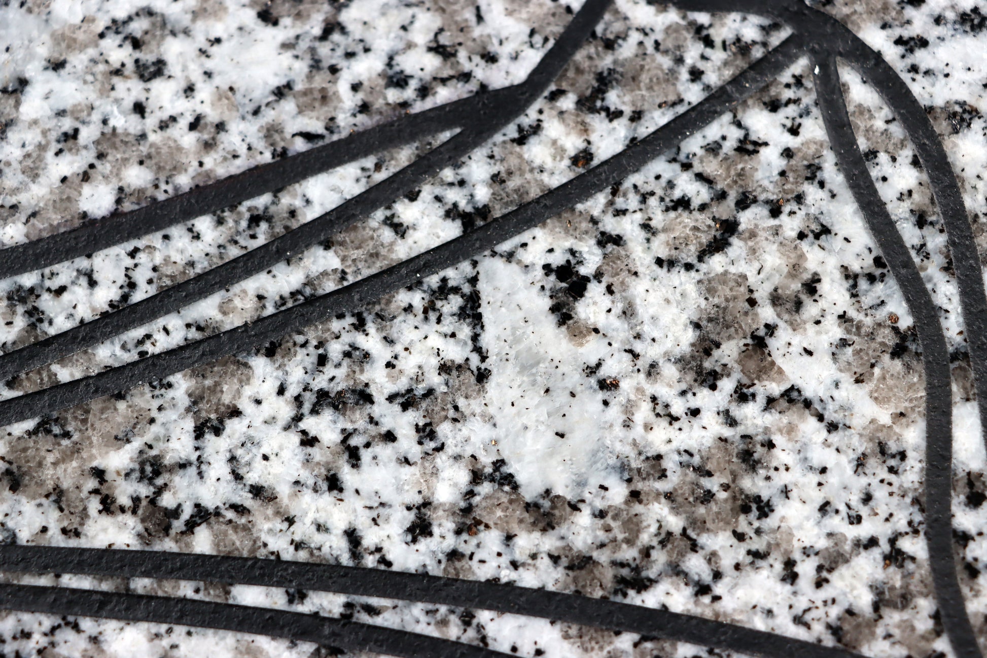 Gravírovaný andílek ve sněhové žule - Supreme Panthers