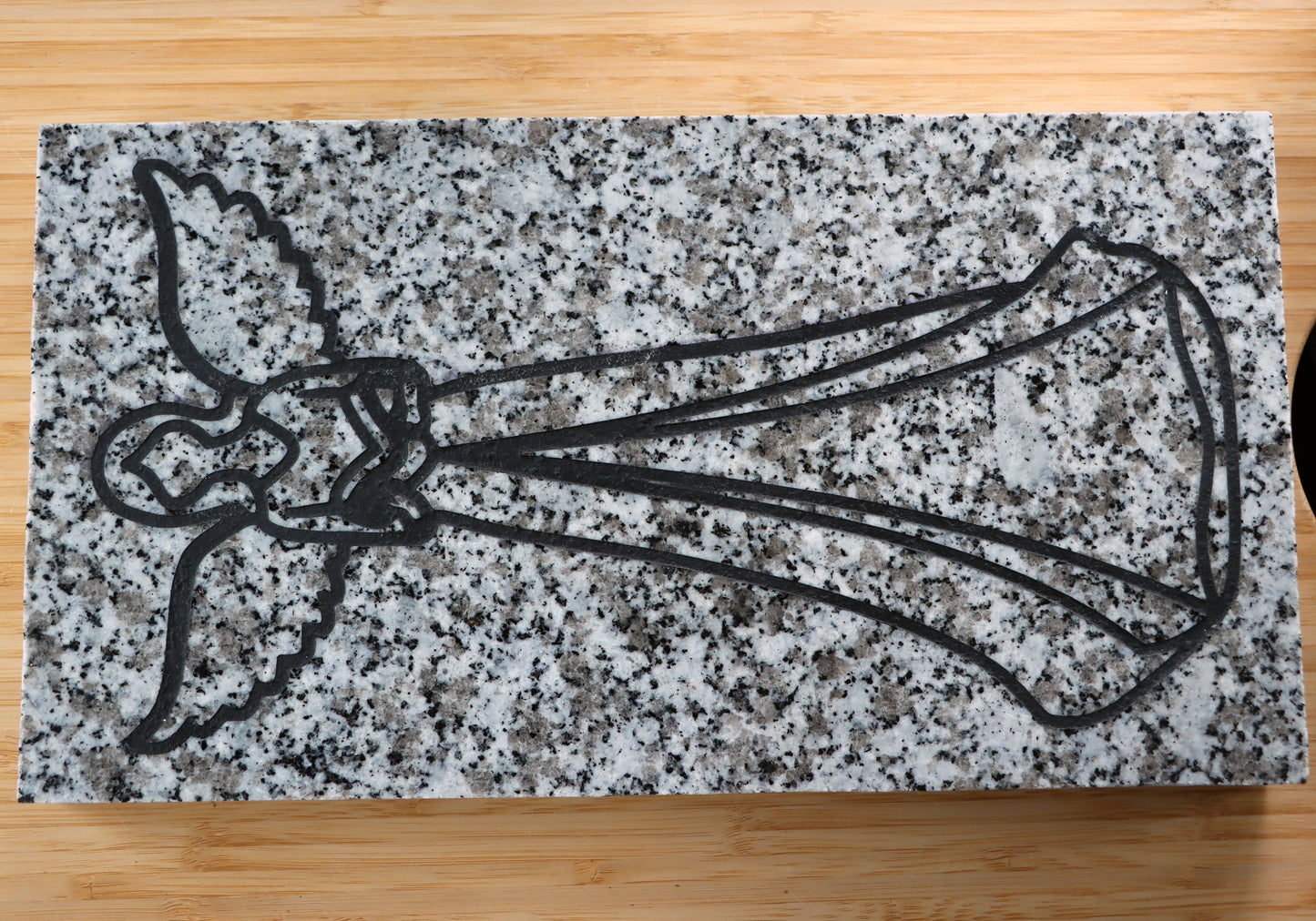 Gravírovaný andílek ve sněhové žule - Supreme Panthers