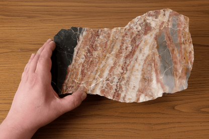 Kalcit růžový s vápencem se zkamenělinami MEGA - Supreme Panthers