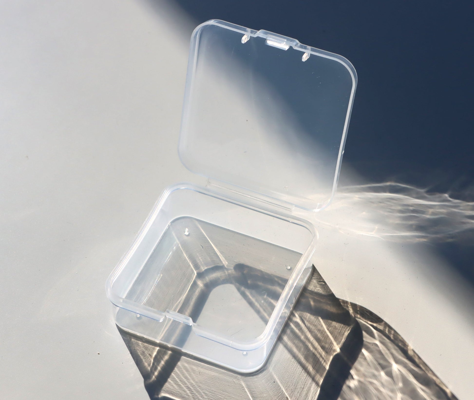 Krabička malá čtvercová plastová - Supreme Panthers