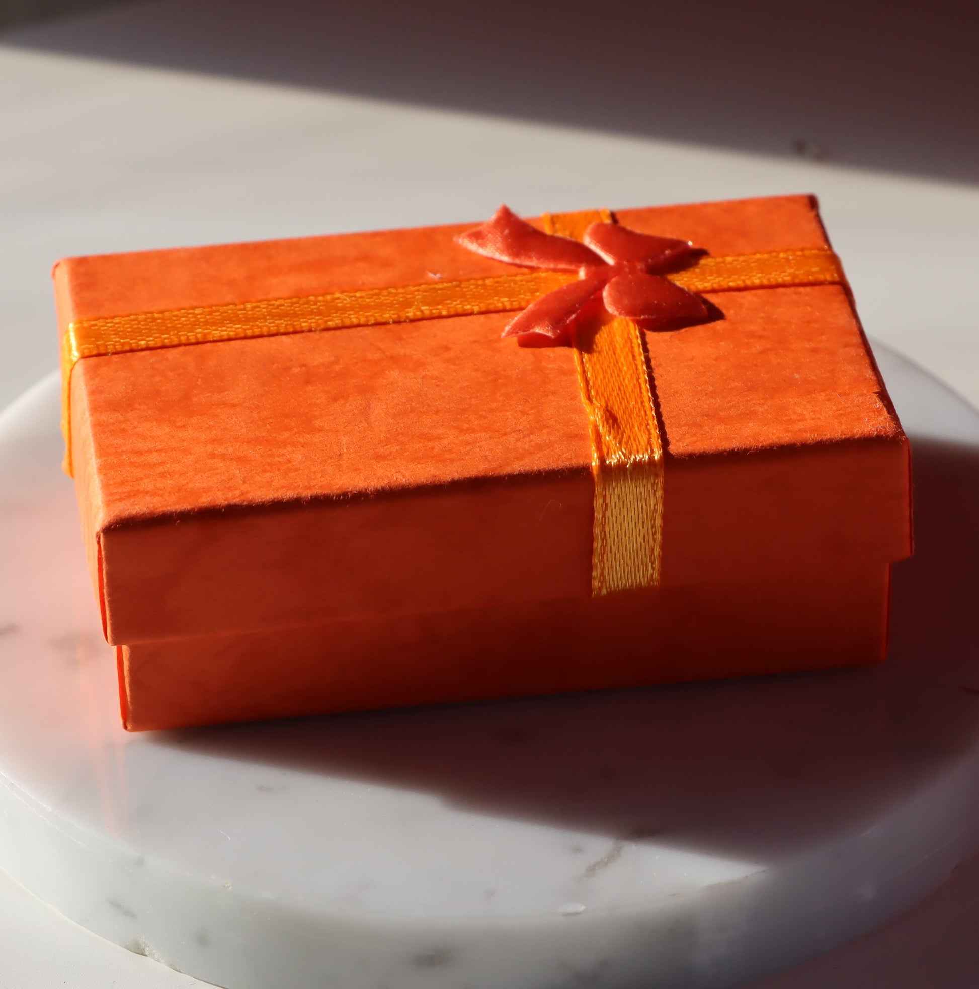 Krabička obdélníková oranžová s mašličkou - Supreme Panthers