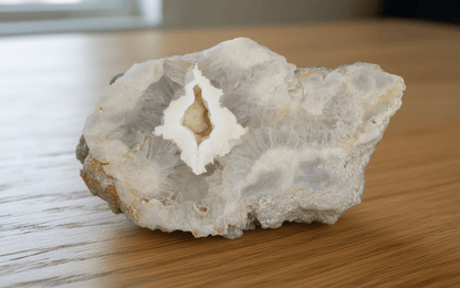 Kříšťálovo ametystová geoda vyplněná chalcedonem kašolongem - Supreme Panthers