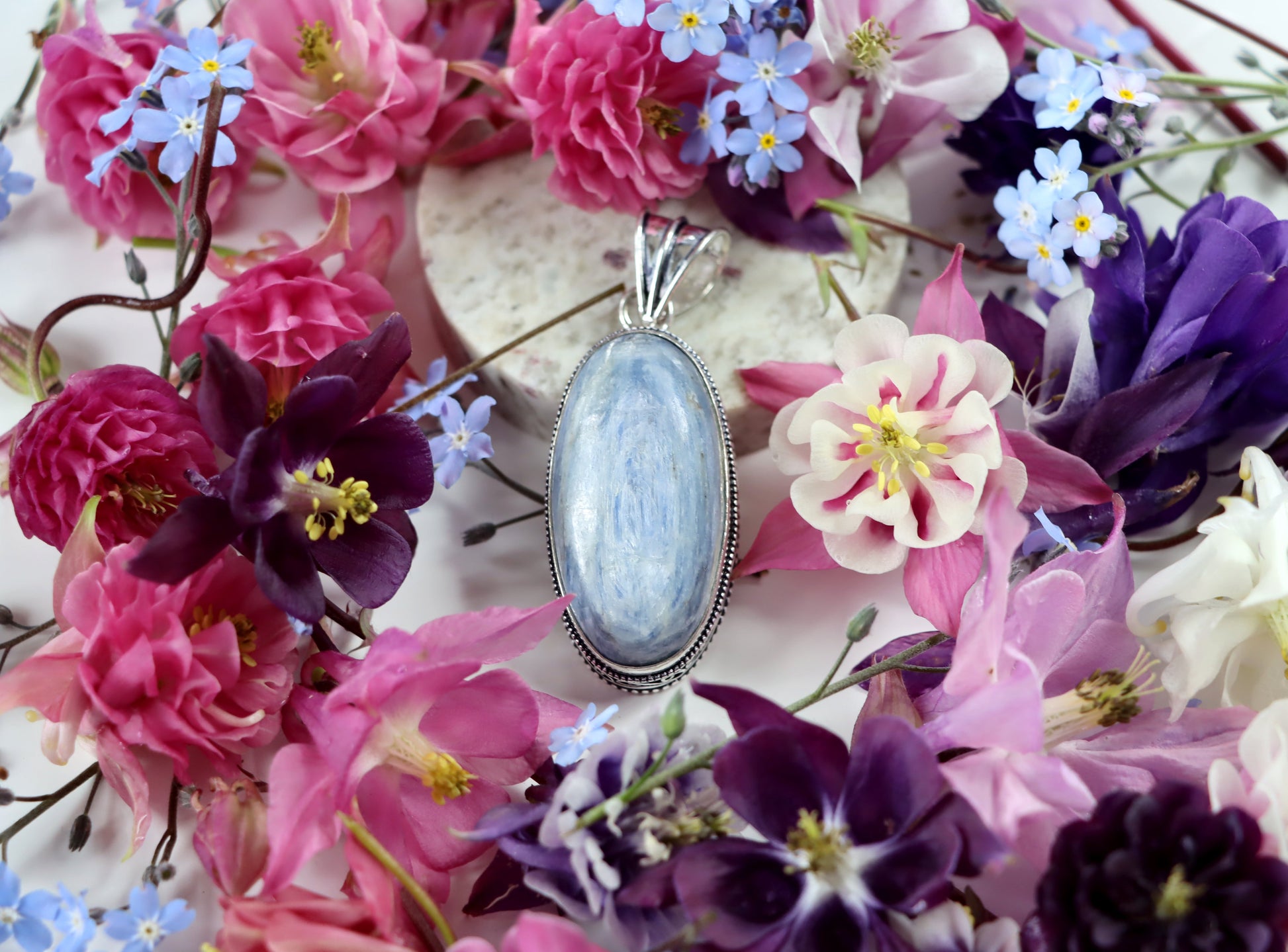 Kyanit – šperk čistoty a soustředění - Supreme Panthers