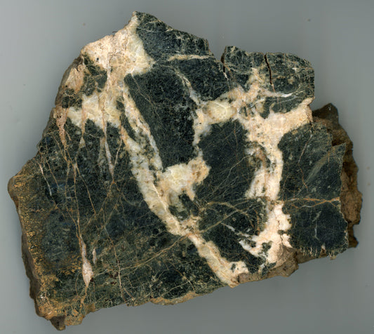 Labradorit zelený moravský leštěný 15 - 16. stol. - Supreme Panthers