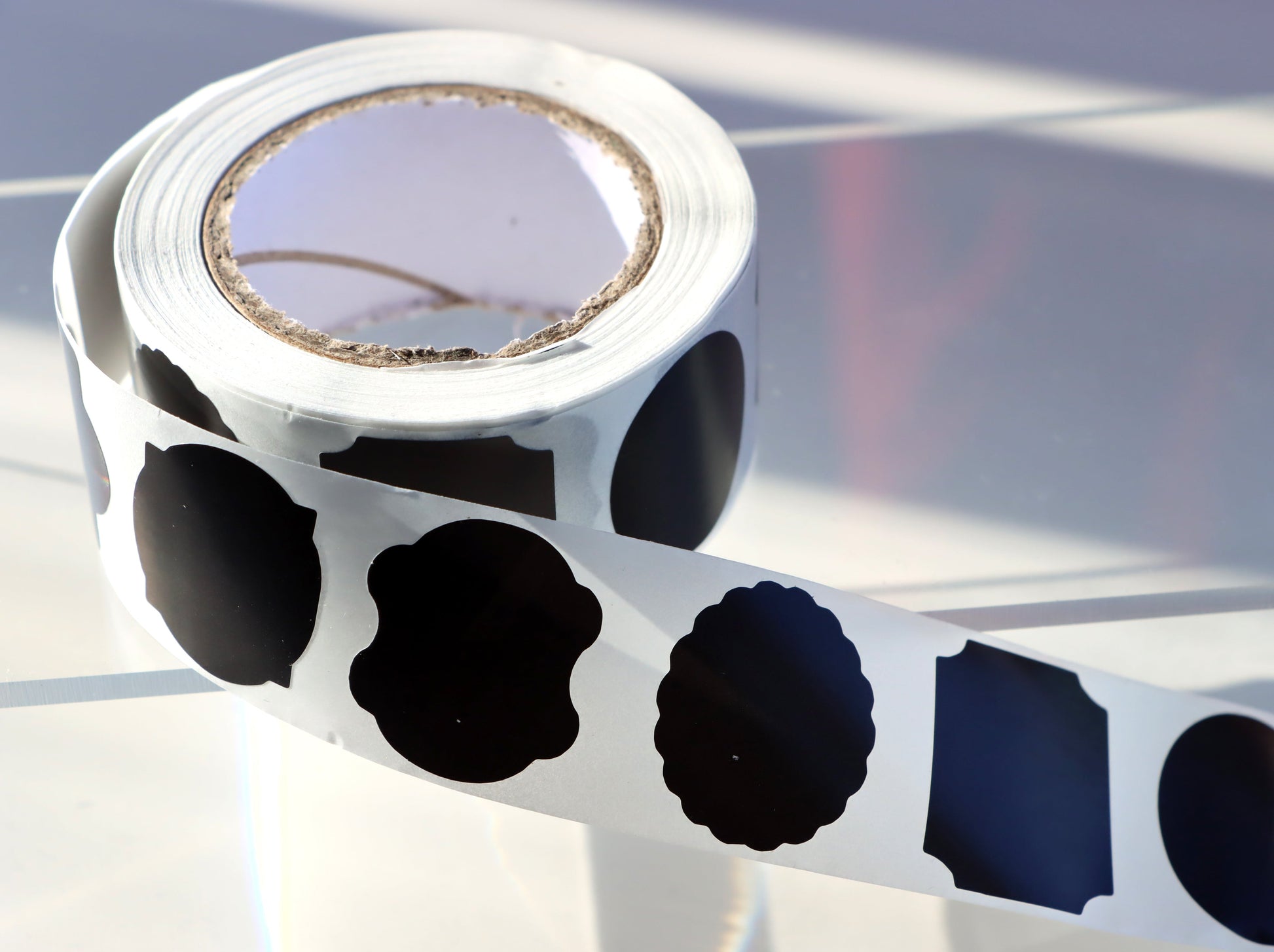 Lepící štítky malé černé vzorované na popisky 500 samolepek - Supreme Panthers