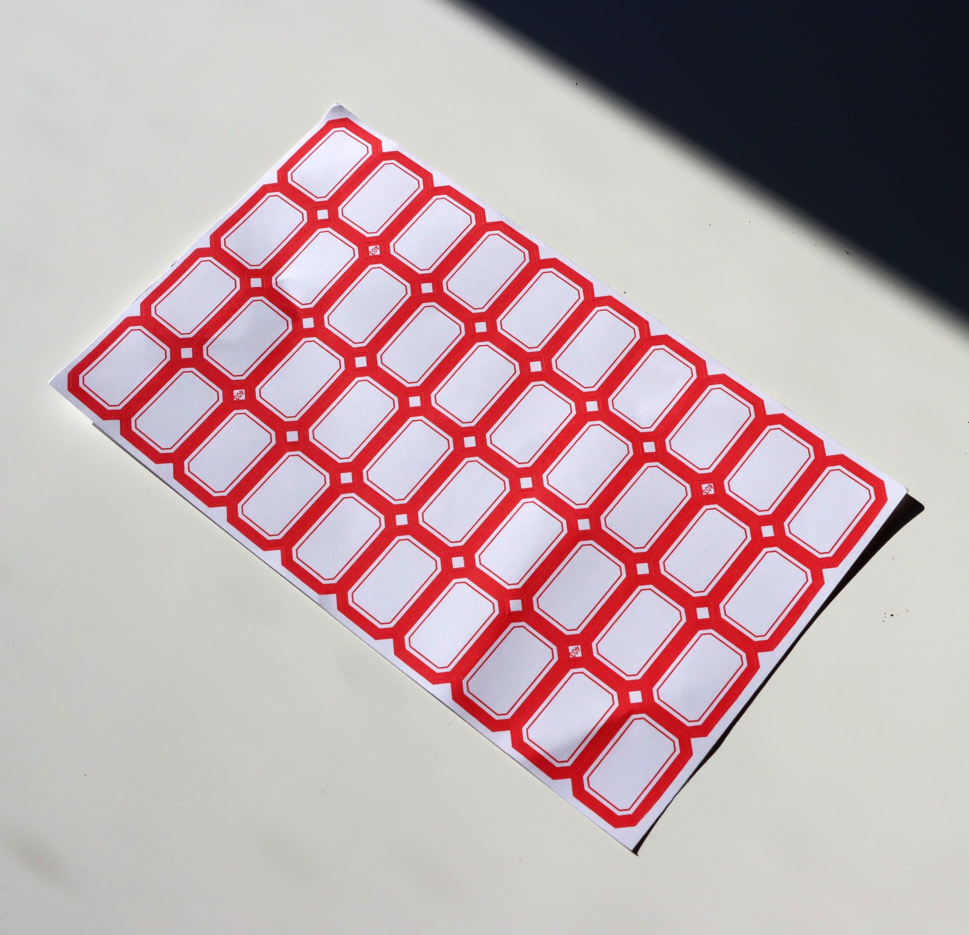 Lepící štítky s červeným rámečkem na popisky 40 samolepek - Supreme Panthers