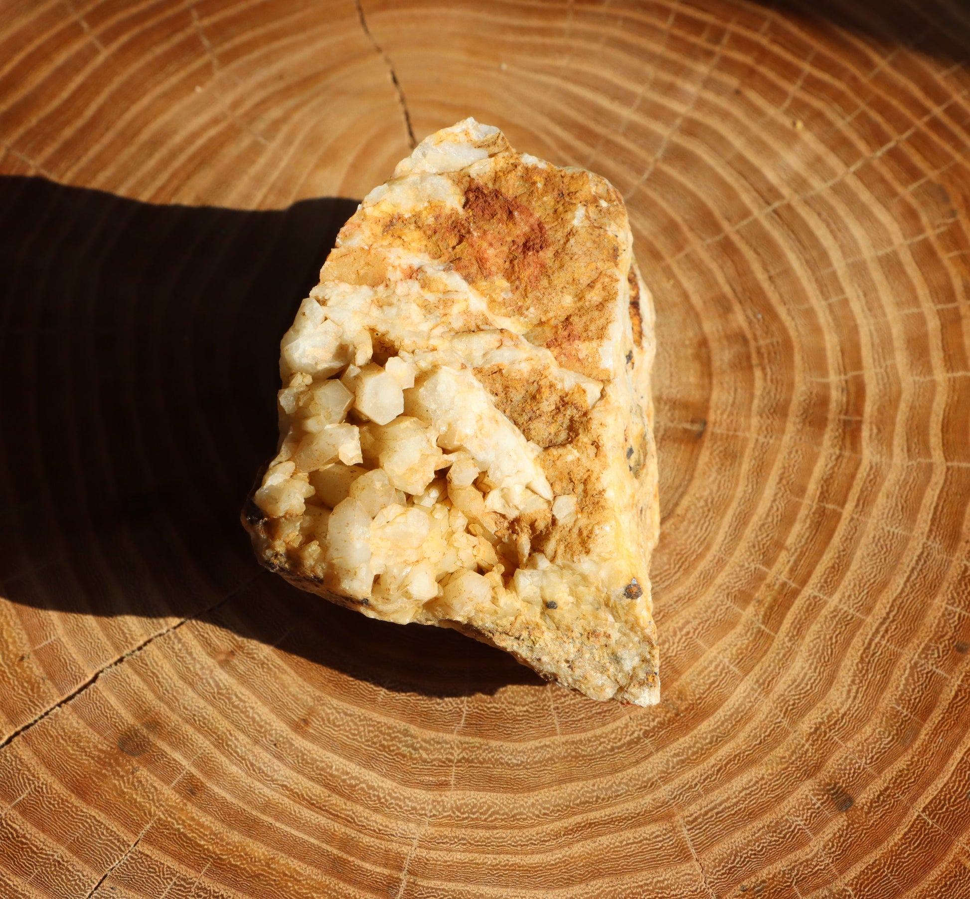 Mléčný křišťál s hematitem - Supreme Panthers