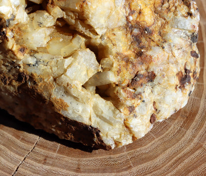 Mléčný křišťál s hematitem - Supreme Panthers