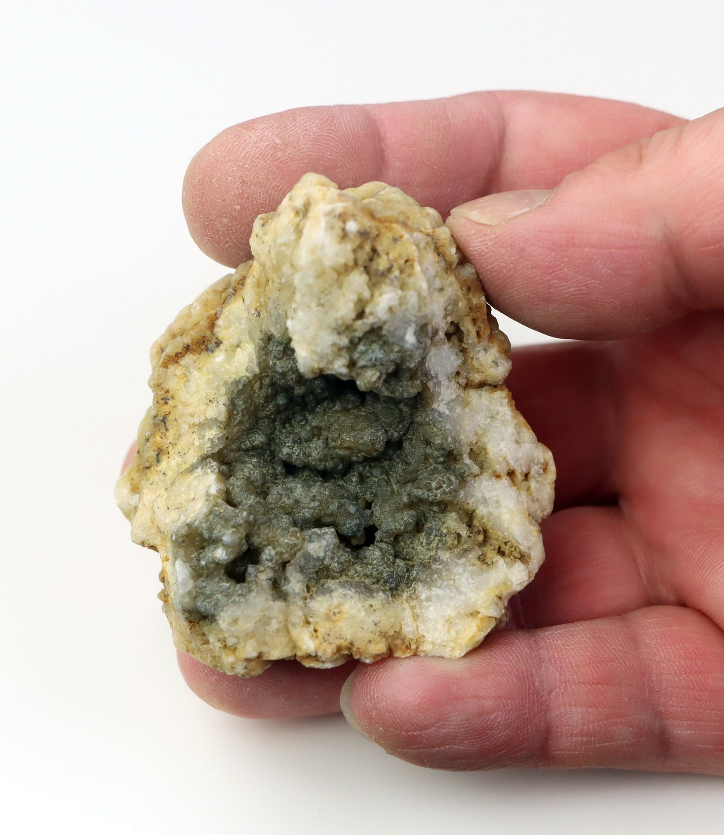 Modravý chalcedon na perimorfóze v geodě - Supreme Panthers