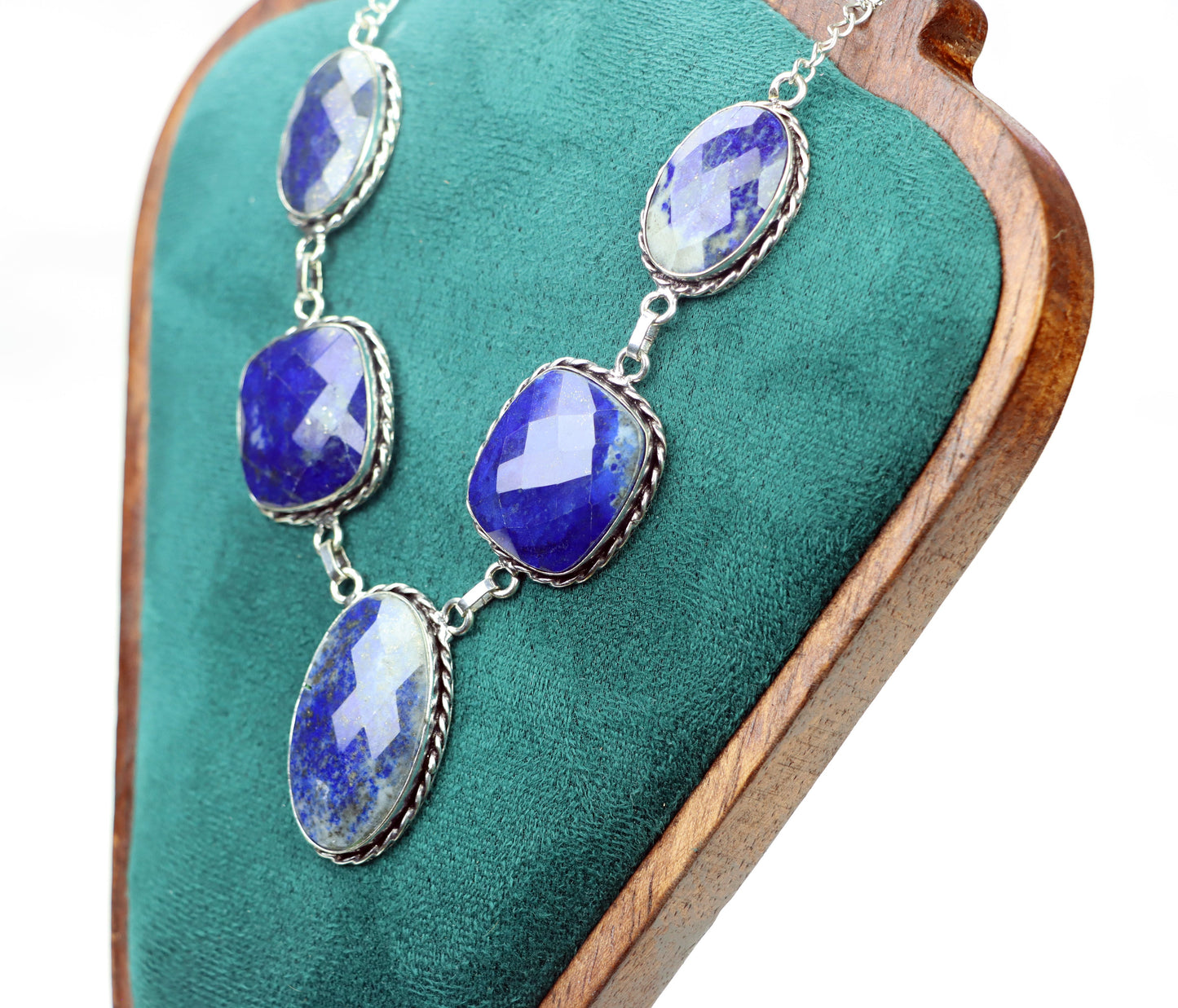 Náhrdelník „Hlubina modři“ – fazetovaný lapis lazuli - Supreme Panthers