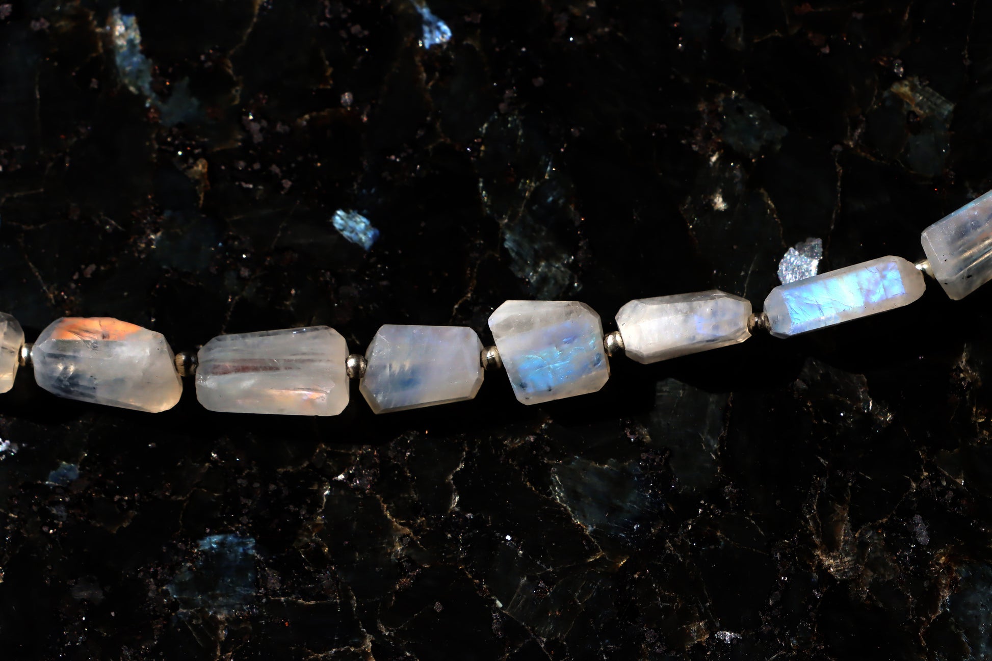 Náhrdelník měsíční kámen fazetový - Supreme Panthers