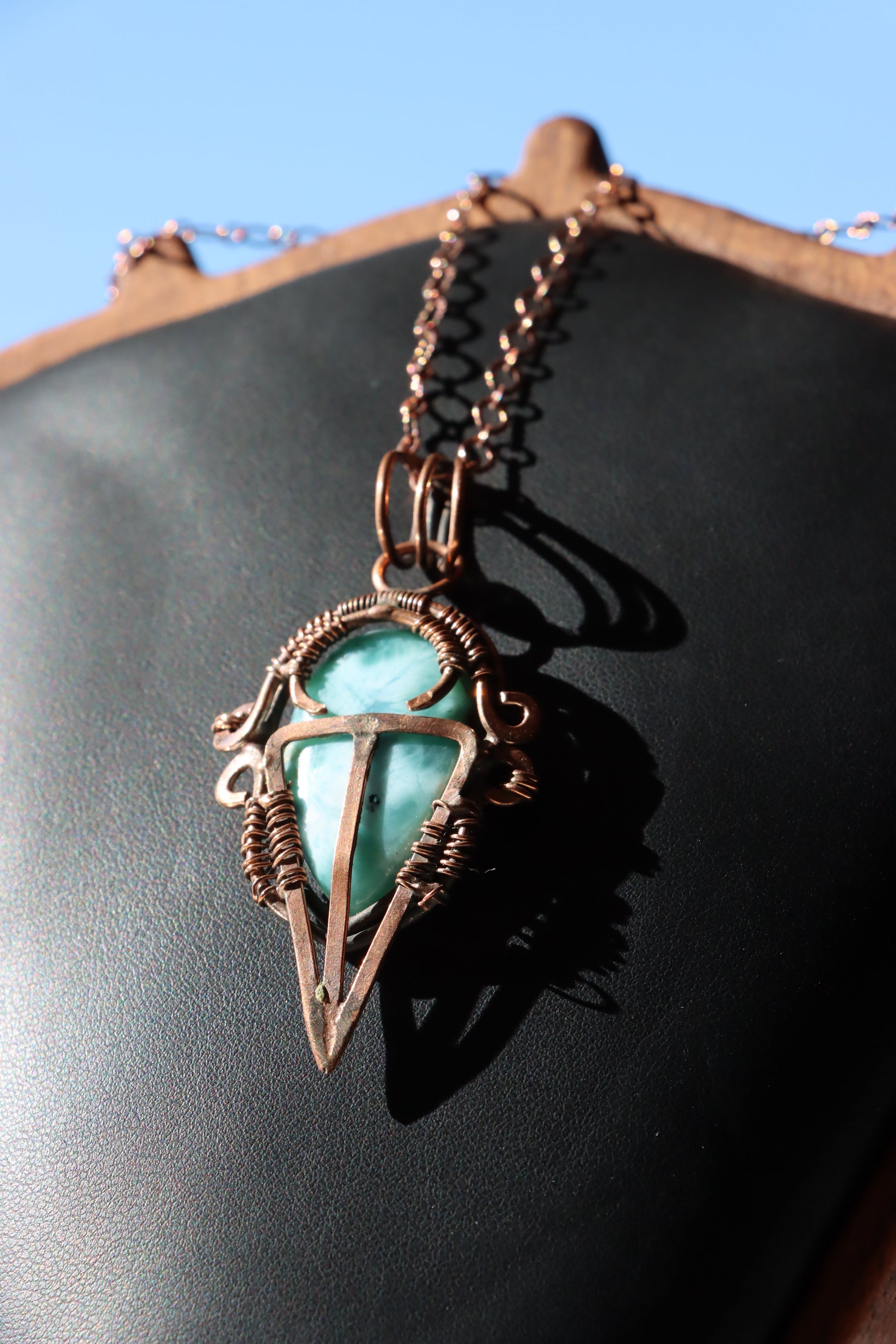 Náhrdelník s larimarem měďený "Strážce laguny" - Supreme Panthers