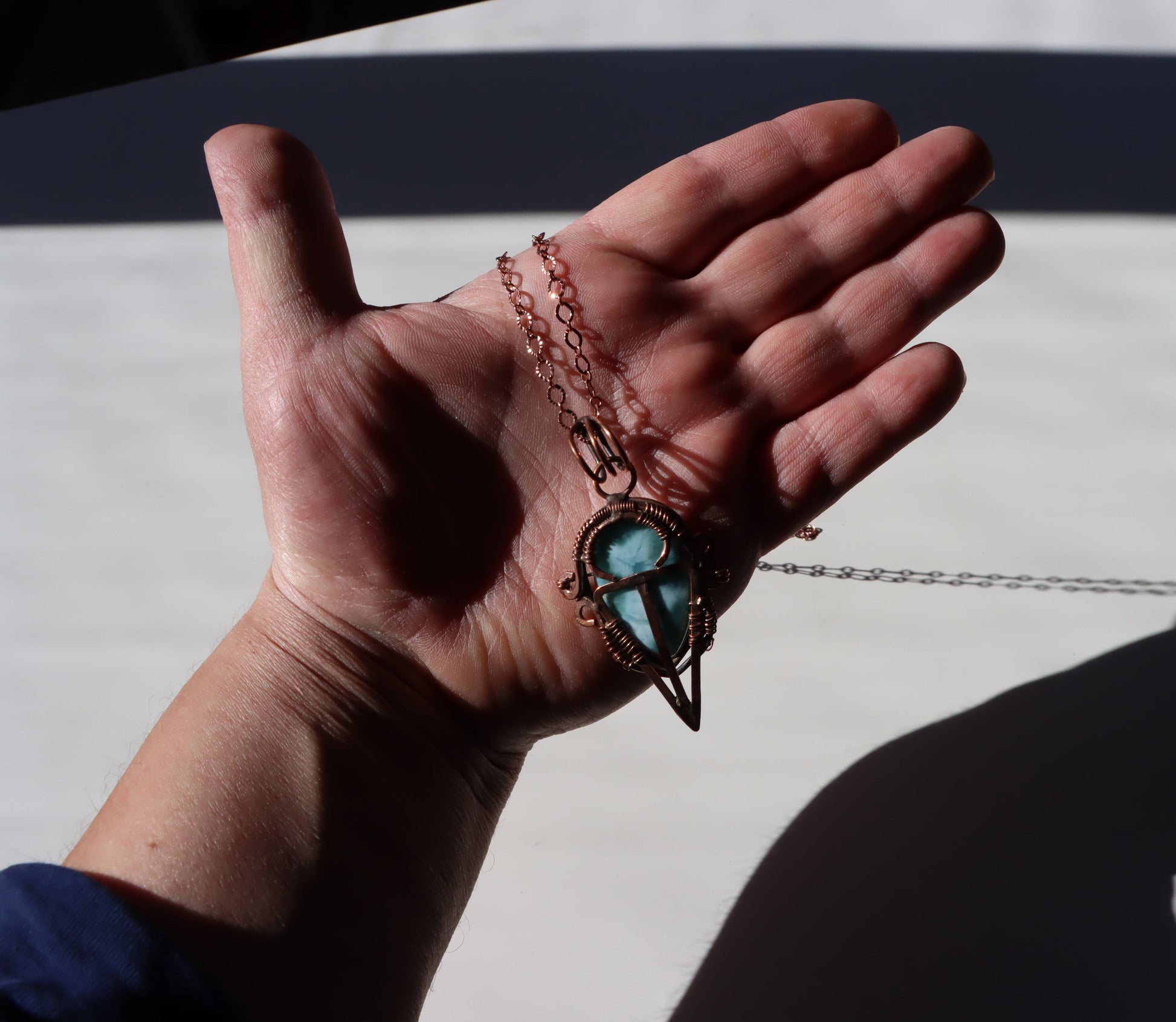 Náhrdelník s larimarem měďený "Strážce laguny" - Supreme Panthers