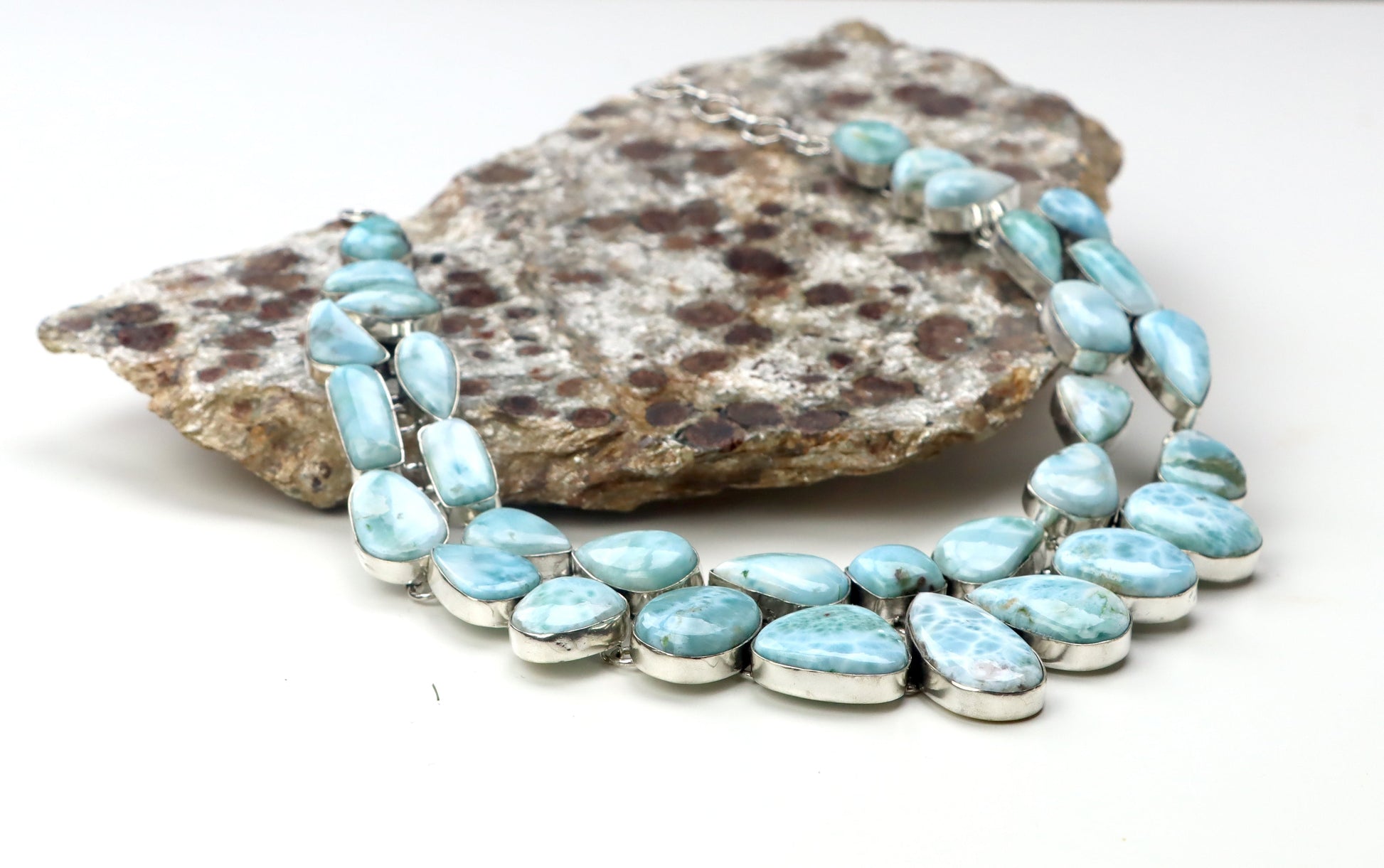 Náhrdelník „Slzy karibského moře“ – larimar Lacrimae Maris Caribici I. - Supreme Panthers