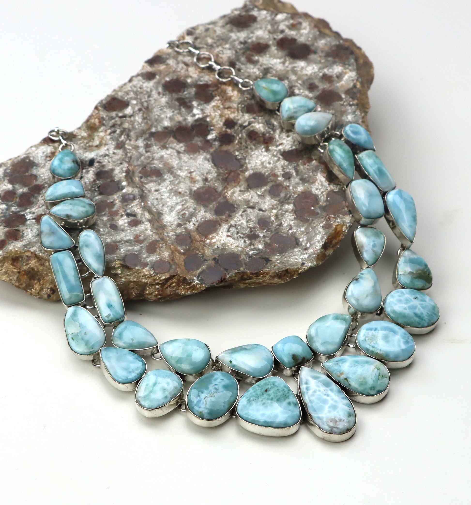 Náhrdelník „Slzy karibského moře“ – larimar Lacrimae Maris Caribici I. - Supreme Panthers