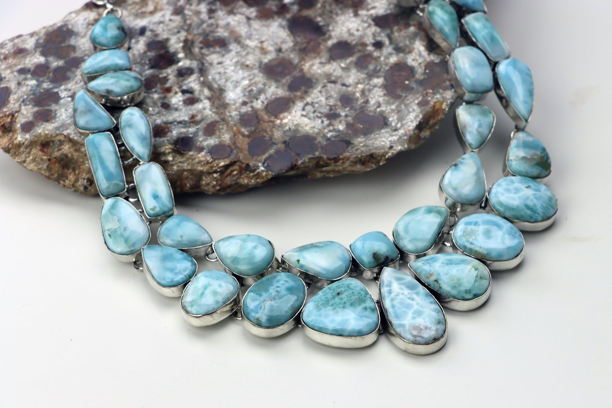 Náhrdelník „Slzy karibského moře“ – larimar Lacrimae Maris Caribici I. - Supreme Panthers