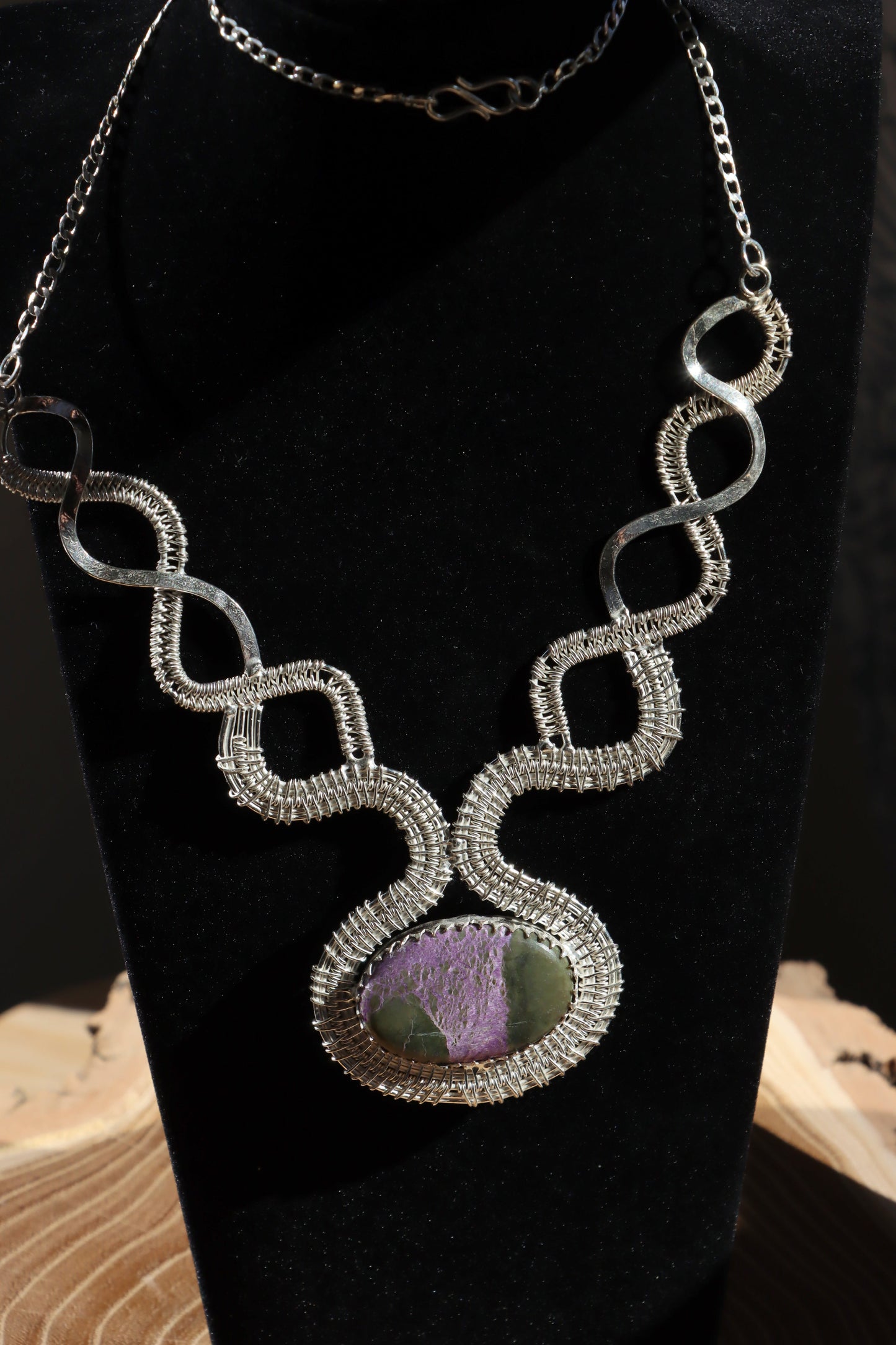 Náhrdelník z pletených hadů purpurit - Supreme Panthers