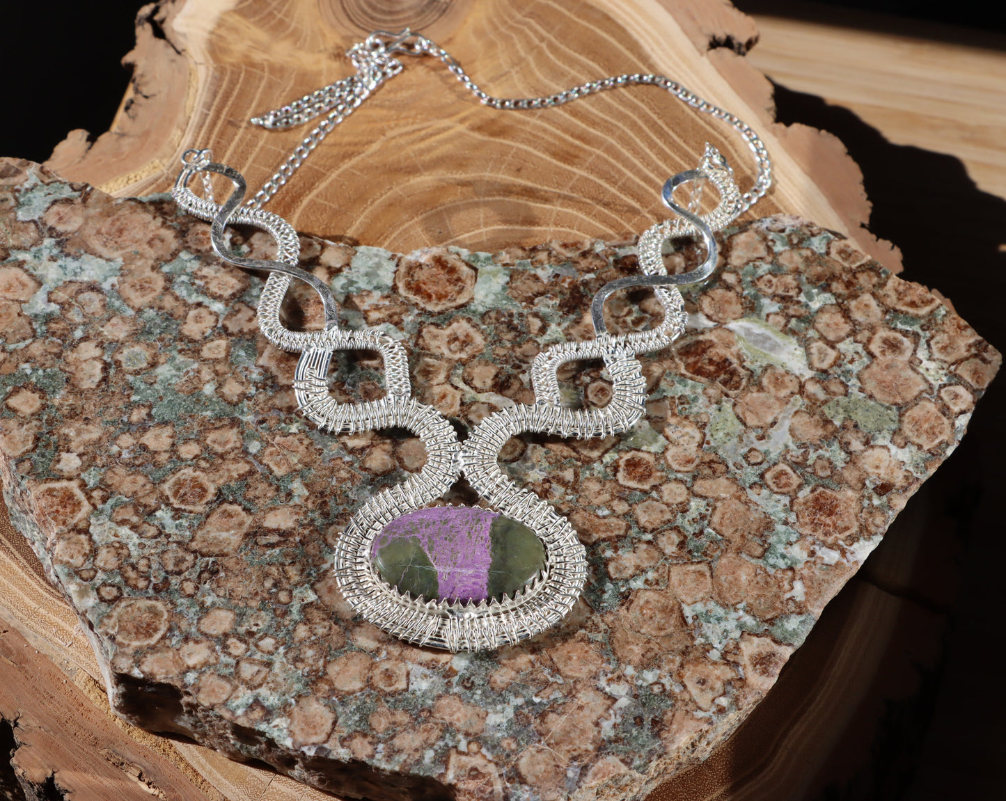 Náhrdelník z pletených hadů purpurit - Supreme Panthers