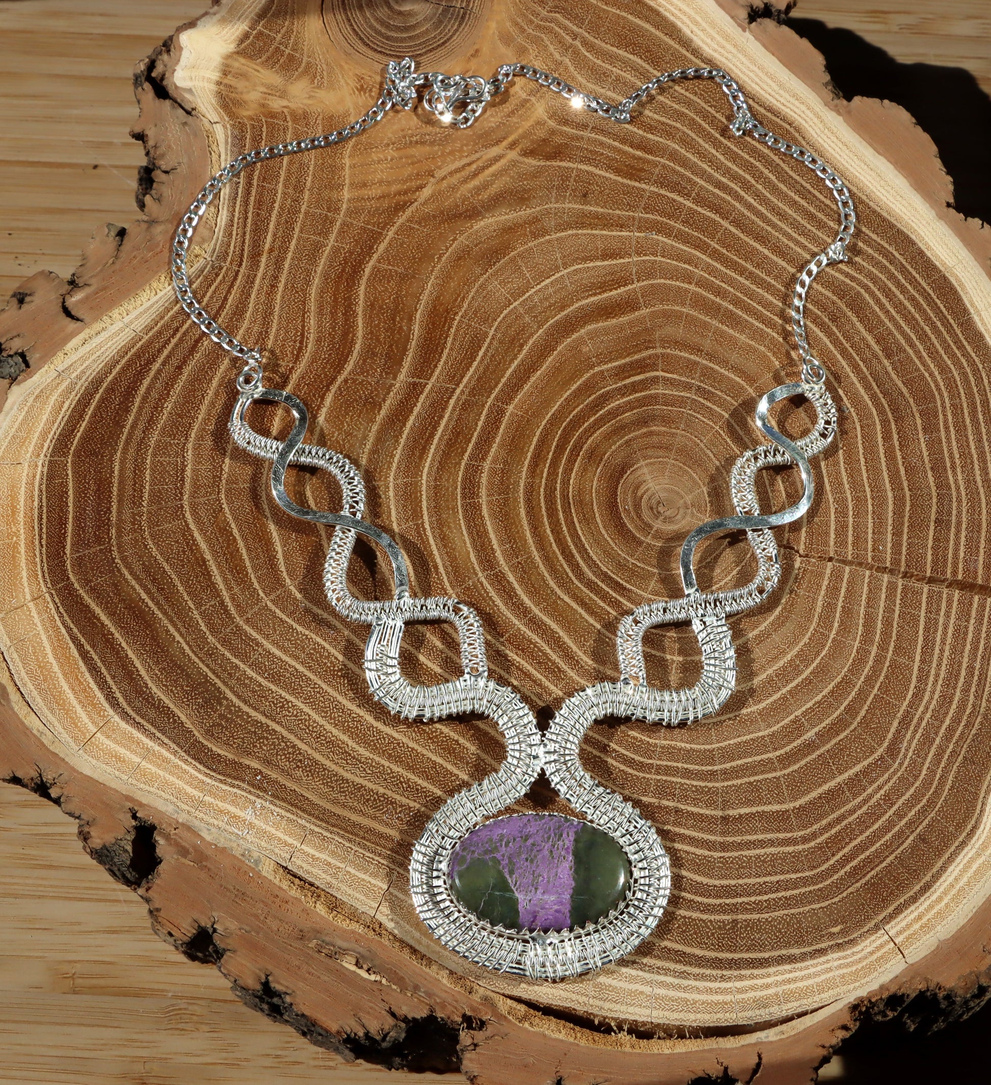 Náhrdelník z pletených hadů purpurit - Supreme Panthers